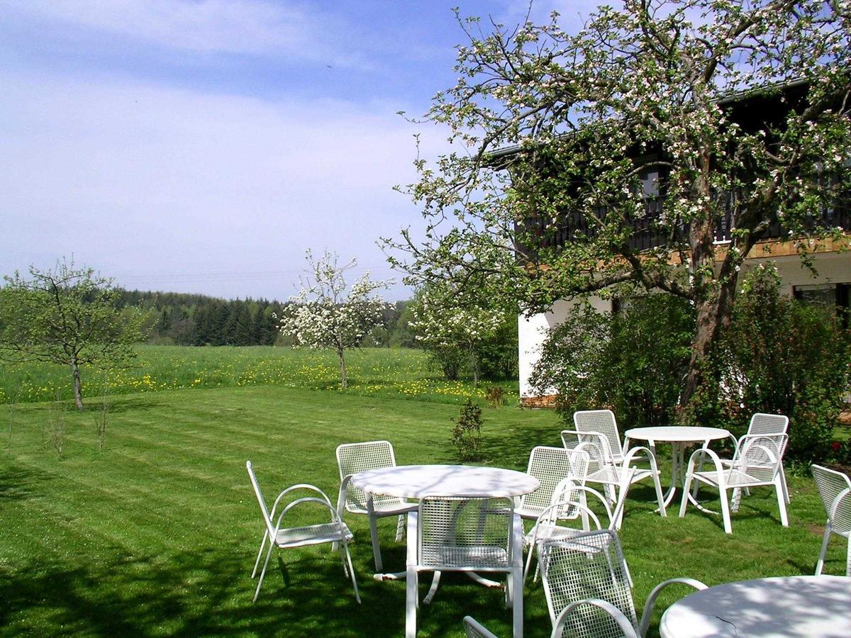 Cafe Best Gästezimmer Bullau Exterior foto